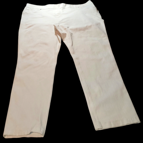 White Pull On Luxe Denim Skinny Jeans W/ 4 Way Stretch By Nygard Soze 24W - Picture 1 of 7